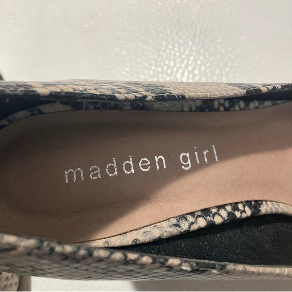MADDEN  GIRL Sz 9 Bueno Snake Print Block Heel Faux Leather Pumps Shoes - Picture 3 of 9